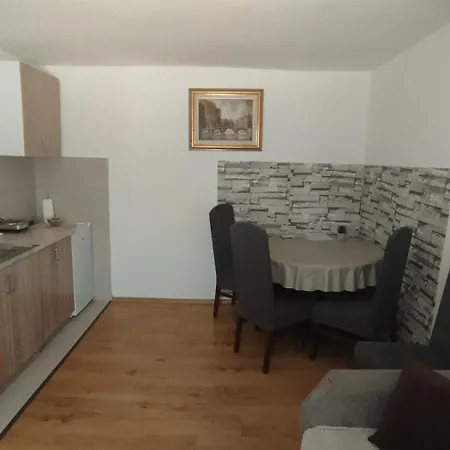 Mira Apartament *